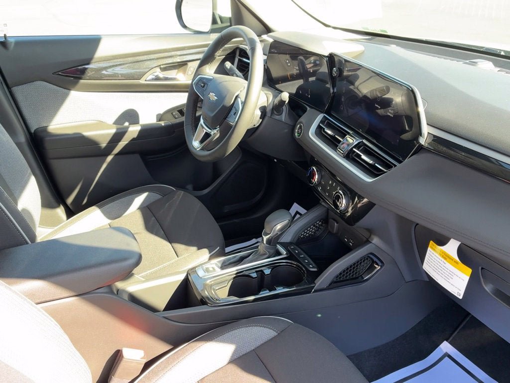 New 2026 Chevrolet TrailBlazer LT w/ LT Cold Weather Package FWD image 20