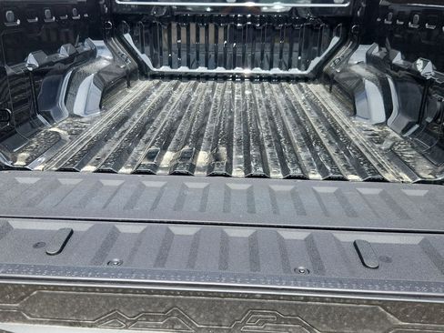 New 2025 Chevrolet Colorado LT w/ LT Convenience Package image 30