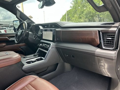 Certified 2024 GMC Sierra 2500 Denali Ultimate AWD/4WD image 29