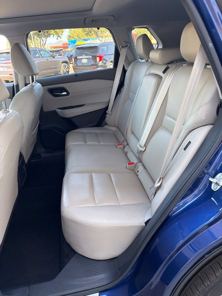 Used 2023 Nissan Rogue SL w/ SL Premium Package FWD image 5