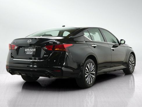 Used 2023 Nissan Altima 2.5 SV w/ SV Premium Package AWD/4WD image 5