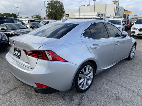 Used 2016 Lexus IS 200t RWD image 9