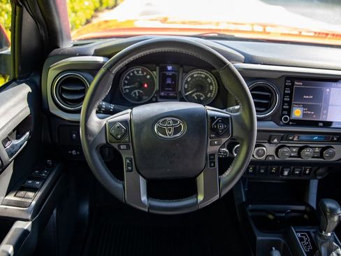 Used 2022 Toyota Tacoma TRD Off-Road w/ TRD Premium Off Road Package image 10