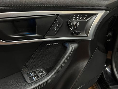 Used 2019 Jaguar F-TYPE image 37