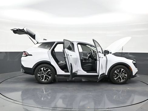 Used 2023 Kia Sportage EX FWD image 29
