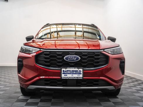 Used 2024 Ford Escape ST-Line w/ Tech Pack #1 AWD/4WD image 2