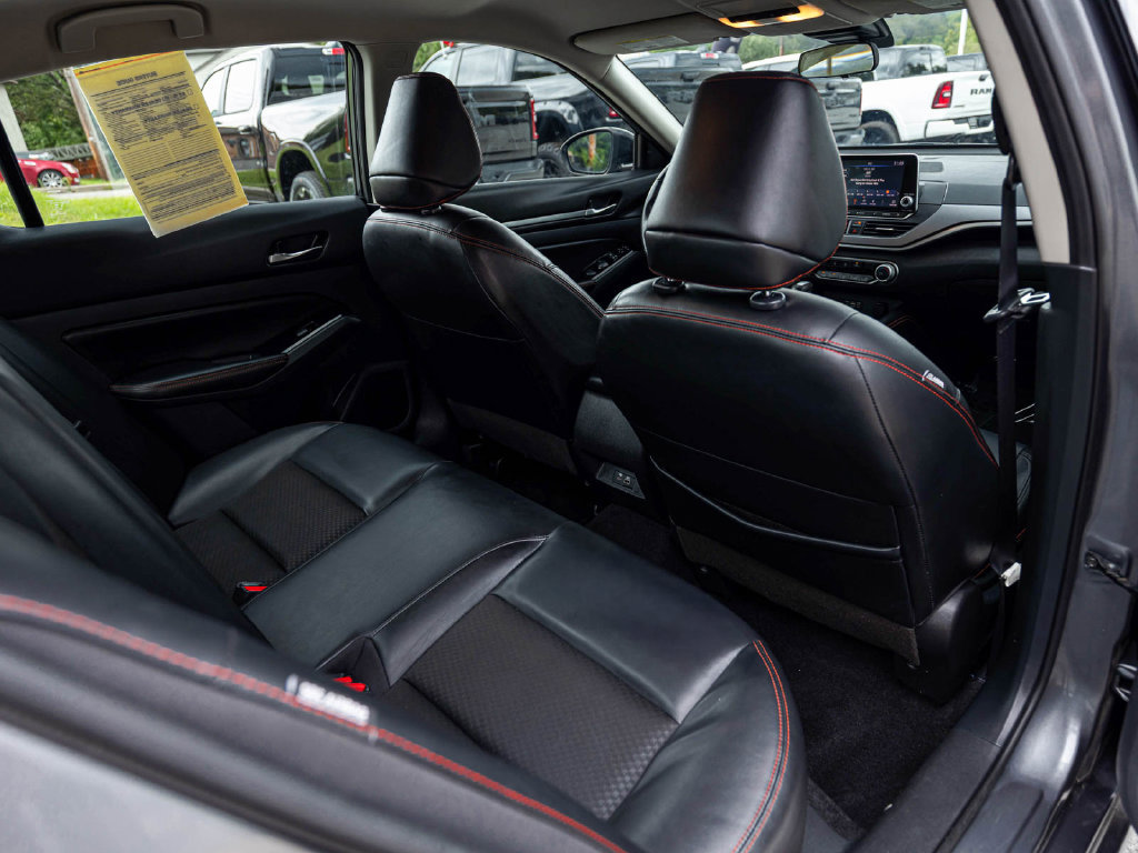 Used 2024 Nissan Altima 2.5 SR FWD image 30