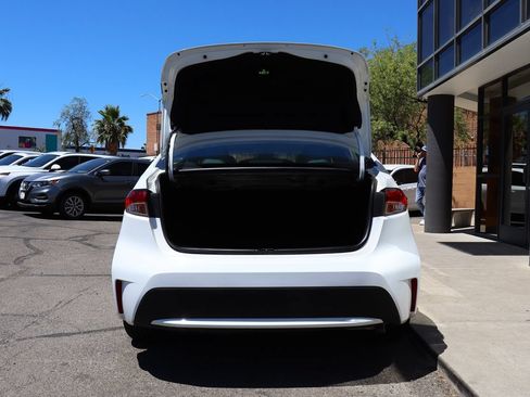Used 2020 Toyota Corolla LE FWD image 22
