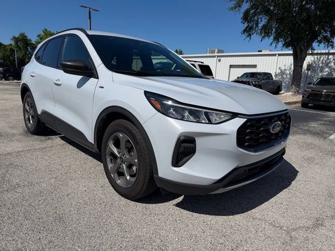 Used 2025 Ford Escape ST-Line FWD image 8