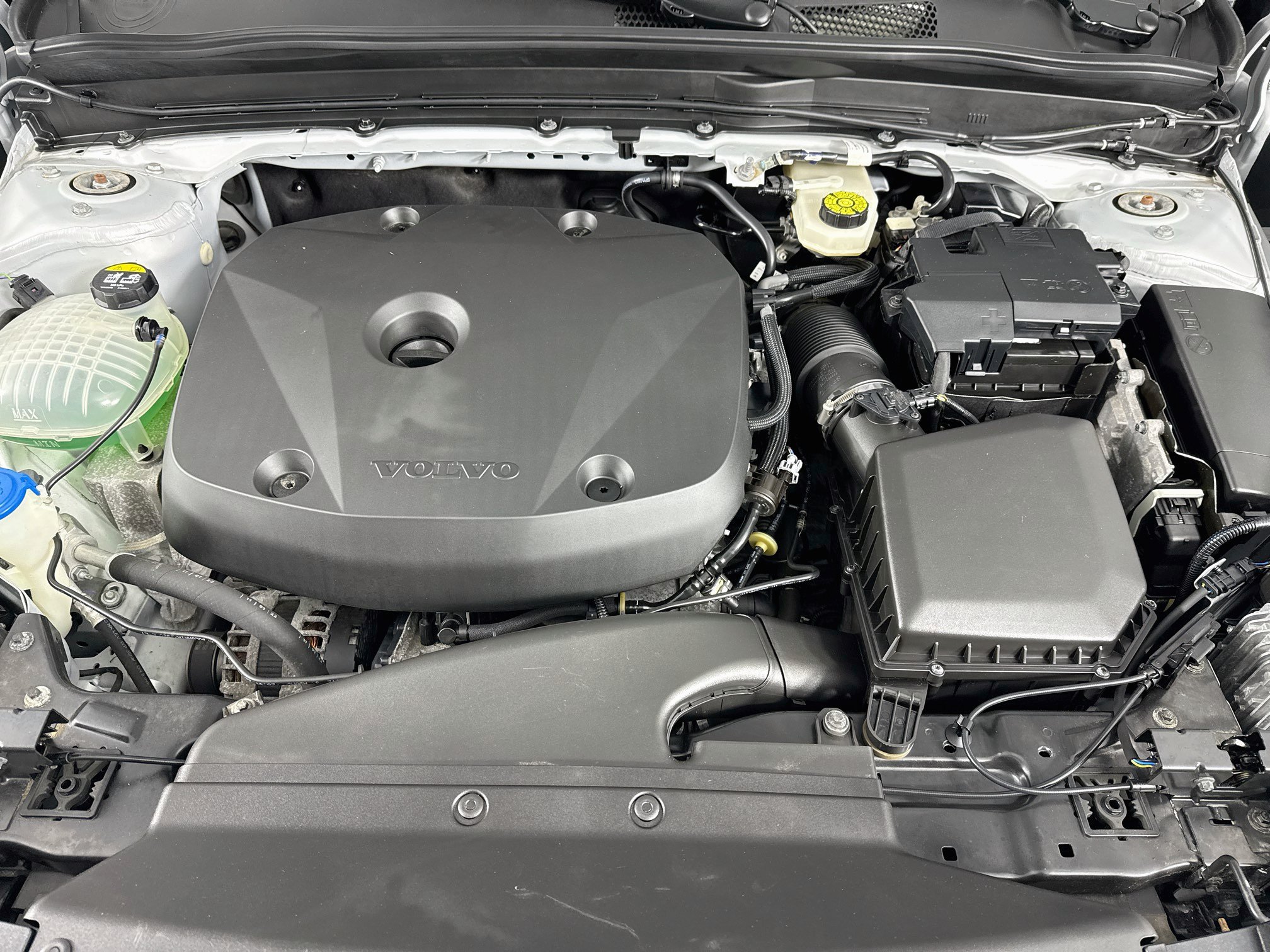 Used 2022 Volvo XC40 T5 Momentum AWD/4WD image 18
