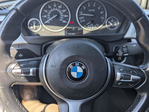 Used 2017 BMW 320i xDrive Sedan AWD/4WD image 18