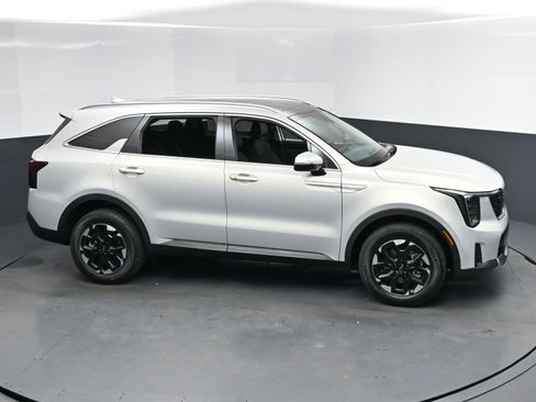 New 2026 Kia Sorento S image 7