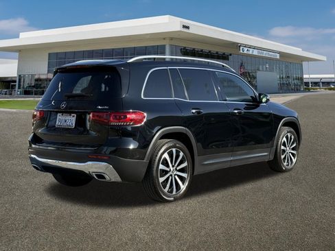 Used 2022 Mercedes-Benz GLB 250 4MATIC image 10