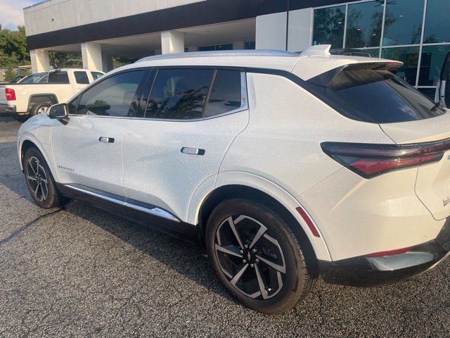 Used 2024 Chevrolet Equinox EV LT FWD image 2