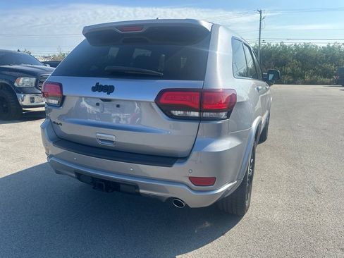Used 2021 Jeep Grand Cherokee Laredo X AWD/4WD image 5
