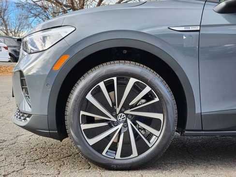 New 2026 Volkswagen ID.4 Pro image 9