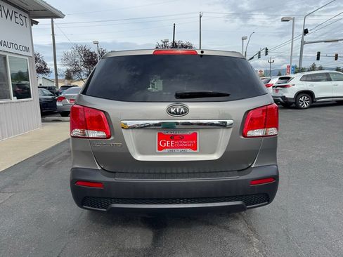 Used 2011 Kia Sorento LX AWD/4WD image 4