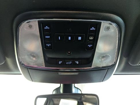 Used 2017 Jeep Grand Cherokee Limited w/ Luxury Group II AWD/4WD image 25