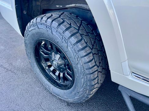 Used 2016 Toyota 4Runner Limited image 15