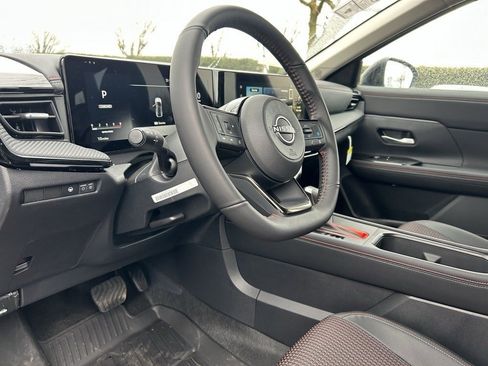 New 2025 Nissan Kicks SR w/ Illumination Package image 11