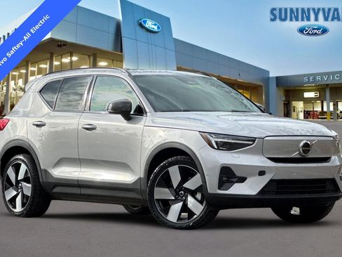 Used 2023 Volvo XC40 Recharge Ultimate image 1