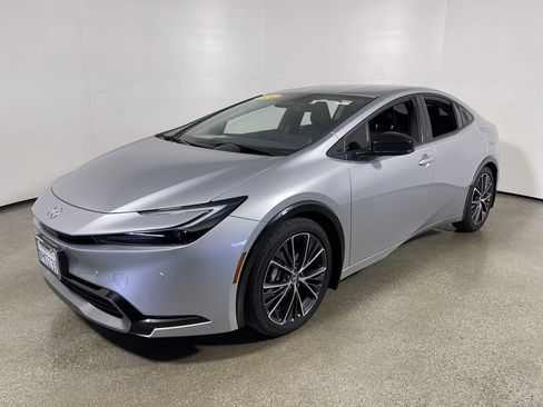 Certified 2024 Toyota Prius XLE image 7