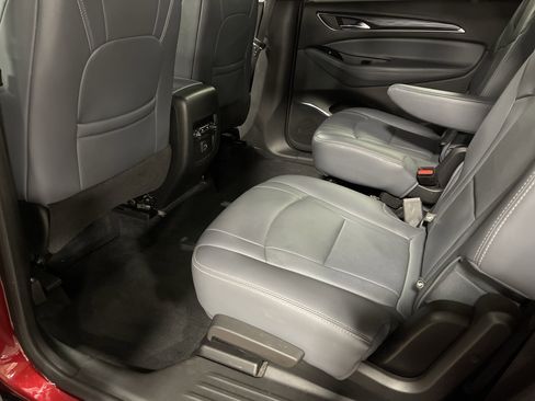 Used 2023 Buick Enclave Essence image 10