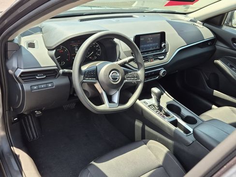 Used 2022 Nissan Altima 2.5 S FWD image 14