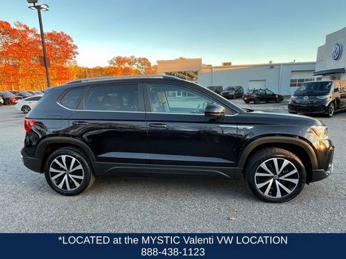 Certified 2022 Volkswagen Taos SE image 5
