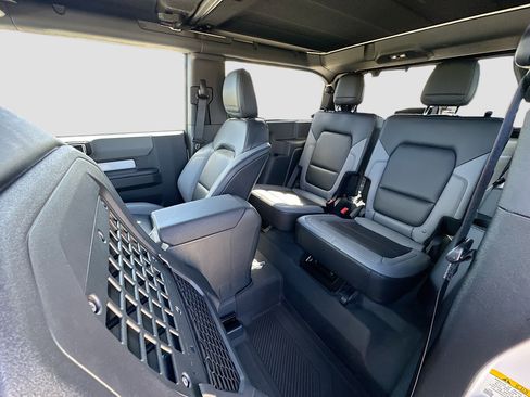 Used 2024 Ford Bronco Black Diamond image 22