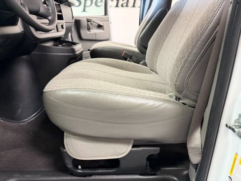 Used 2025 GMC Savana 3500 LT w/ LT Preferred Equipment Group RWD image 14