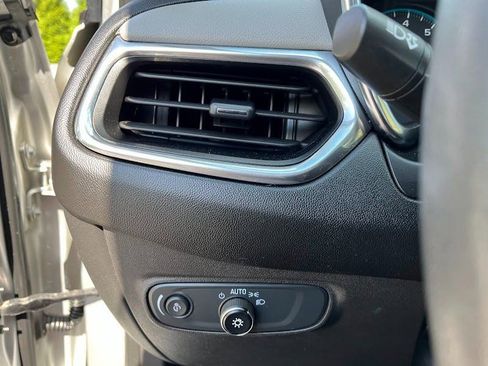 Used 2020 Chevrolet Equinox LS FWD image 11