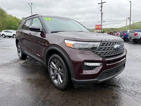Used 2023 Ford Explorer XLT w/ Equipment Group 202A AWD/4WD image 1