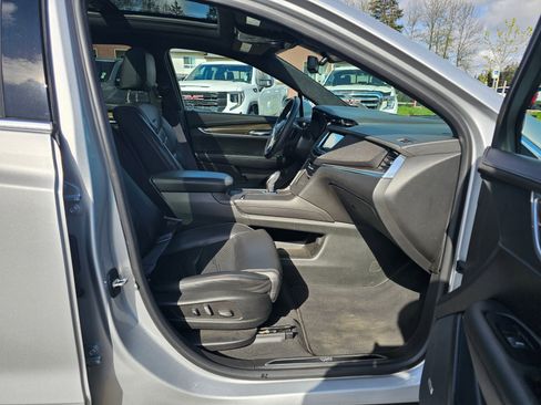 Used 2017 Cadillac XT5 Platinum w/ Driver Assist Package AWD/4WD image 33