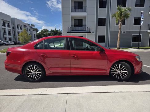 Used 2016 Volkswagen Jetta Sport FWD image 5