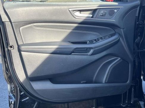 Used 2019 Ford Edge Titanium w/ Cold Weather Package image 14