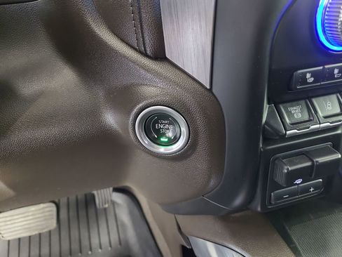 Used 2020 GMC Sierra 3500 Denali w/ Denali Ultimate Package image 15