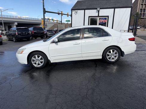 Used 2005 Honda Accord EX image 3