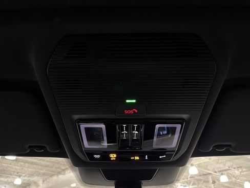 New 2026 Volkswagen Tiguan SE R-Line FWD image 35