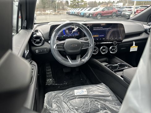 New 2025 Chevrolet Blazer EV LT image 14