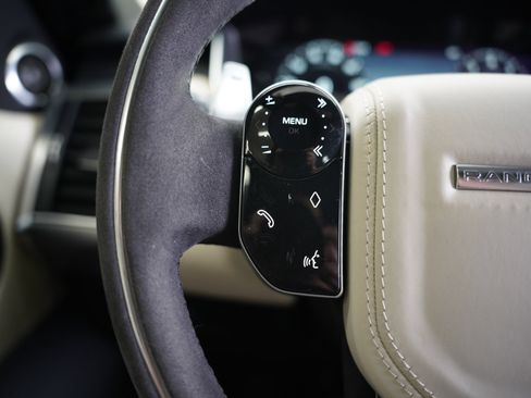 Used 2022 Land Rover Range Rover Sport HST image 13