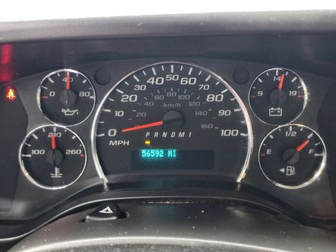 Used 2017 Chevrolet Express 3500 RWD image 21