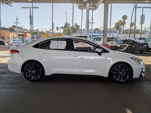 Certified 2024 Toyota Corolla SE w/ SE Premium Package FWD image 5