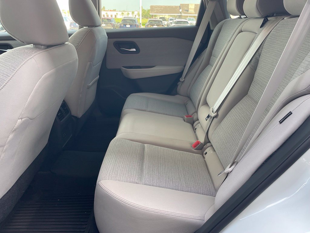 Used 2023 Nissan Rogue SV FWD image 16