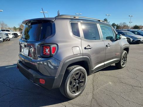 Used 2018 Jeep Renegade Trailhawk w/ Cold Weather Group II image 3