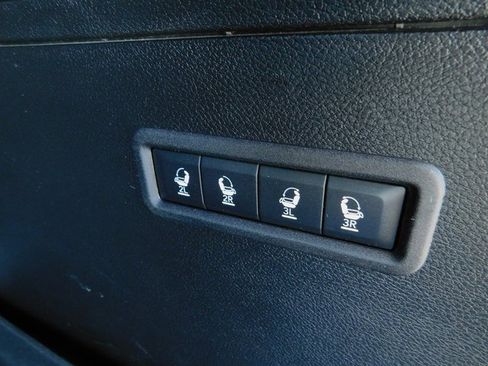 Used 2022 Jeep Wagoneer Series III w/ Flexible Seating Group image 13