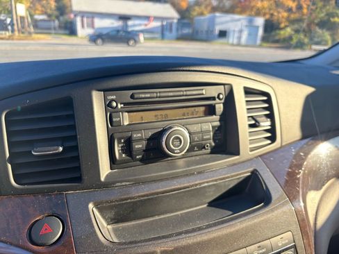 Used 2012 Nissan Quest S image 29