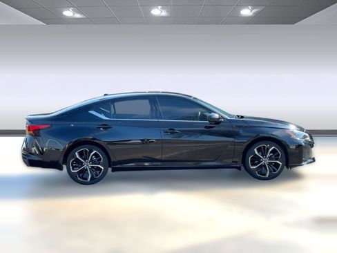 Used 2023 Nissan Altima 2.5 SR image 8