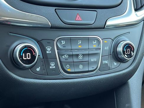 Used 2020 Chevrolet Equinox LT w/ Driver Convenience Package AWD/4WD image 23