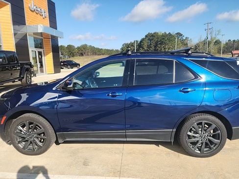 Used 2022 Chevrolet Equinox RS w/ RS Leather Package image 2